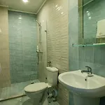 Elegance Hotel