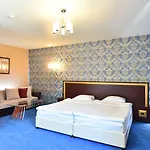 Elegance 3*
