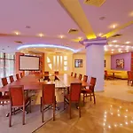 Elegance Hotel 3*