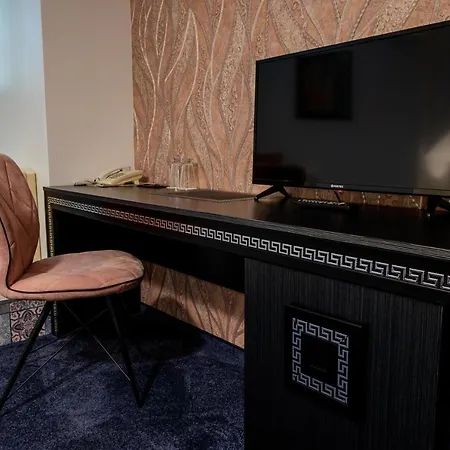 Elegance Hotel