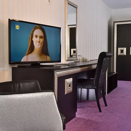 Elegance 3*