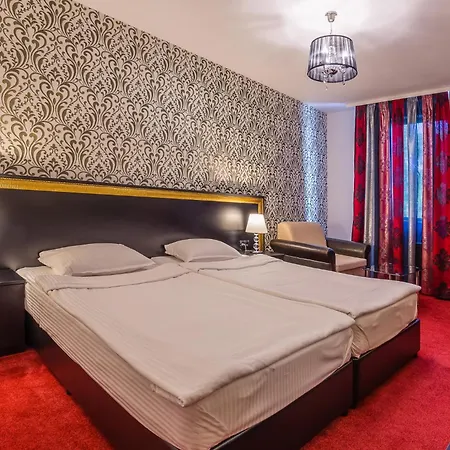 Elegance Hotel